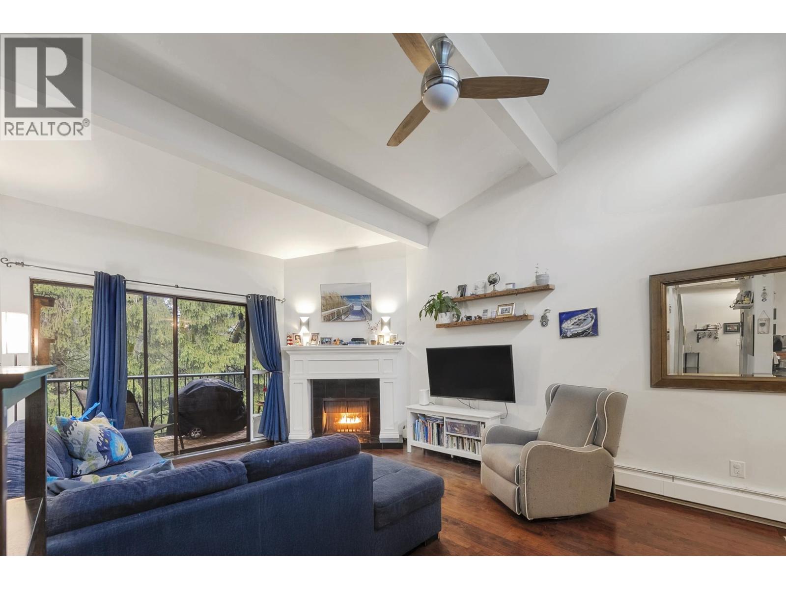 326 9101 HORNE STREET STREET, Burnaby, British Columbia