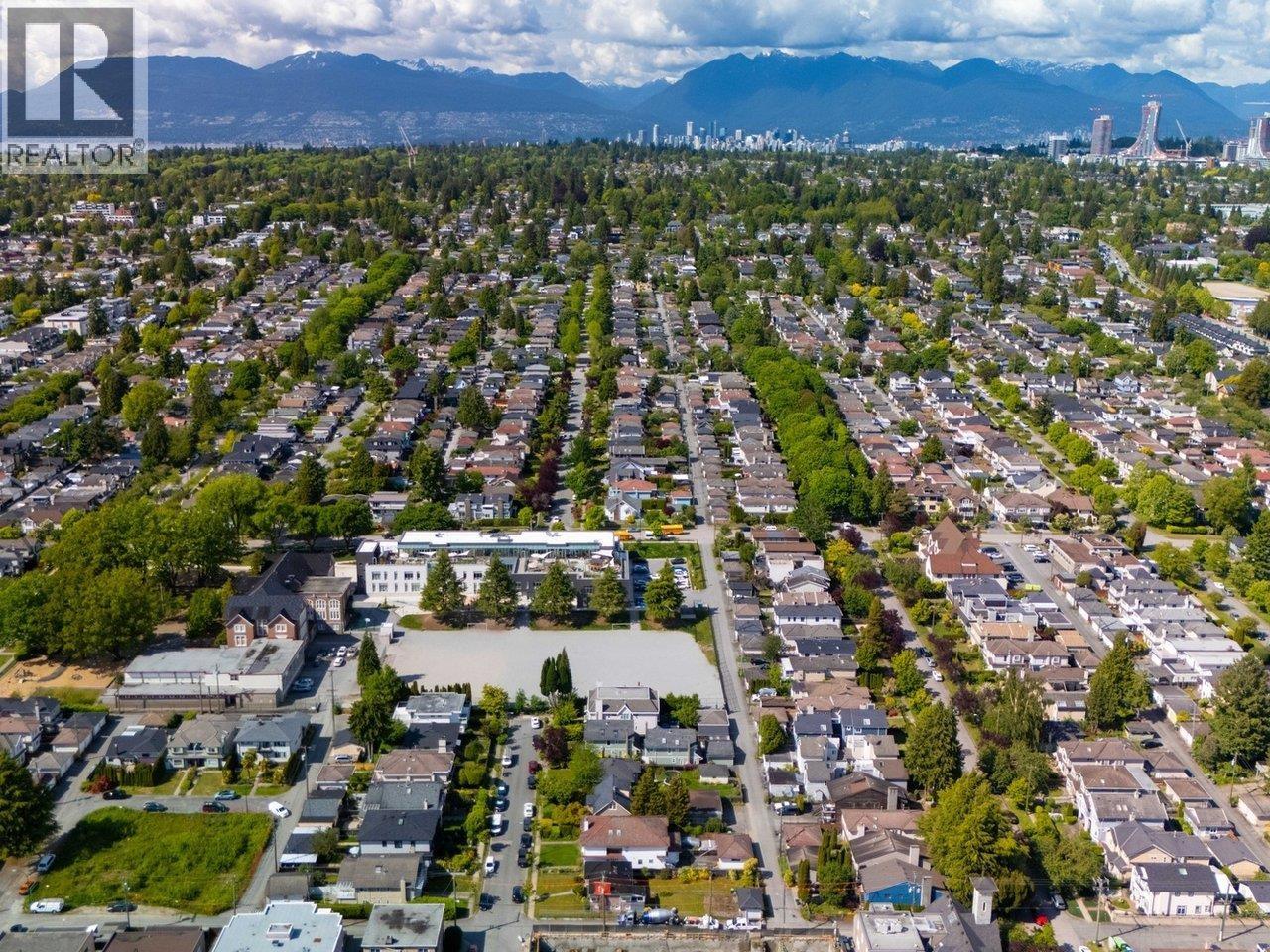 8510 Montcalm Street, Vancouver, British Columbia  V6P 4P7 - Photo 31 - R3086073