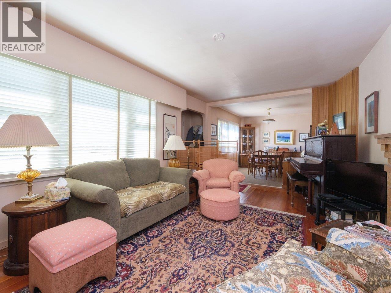 8510 Montcalm Street, Vancouver, British Columbia  V6P 4P7 - Photo 4 - R3086073