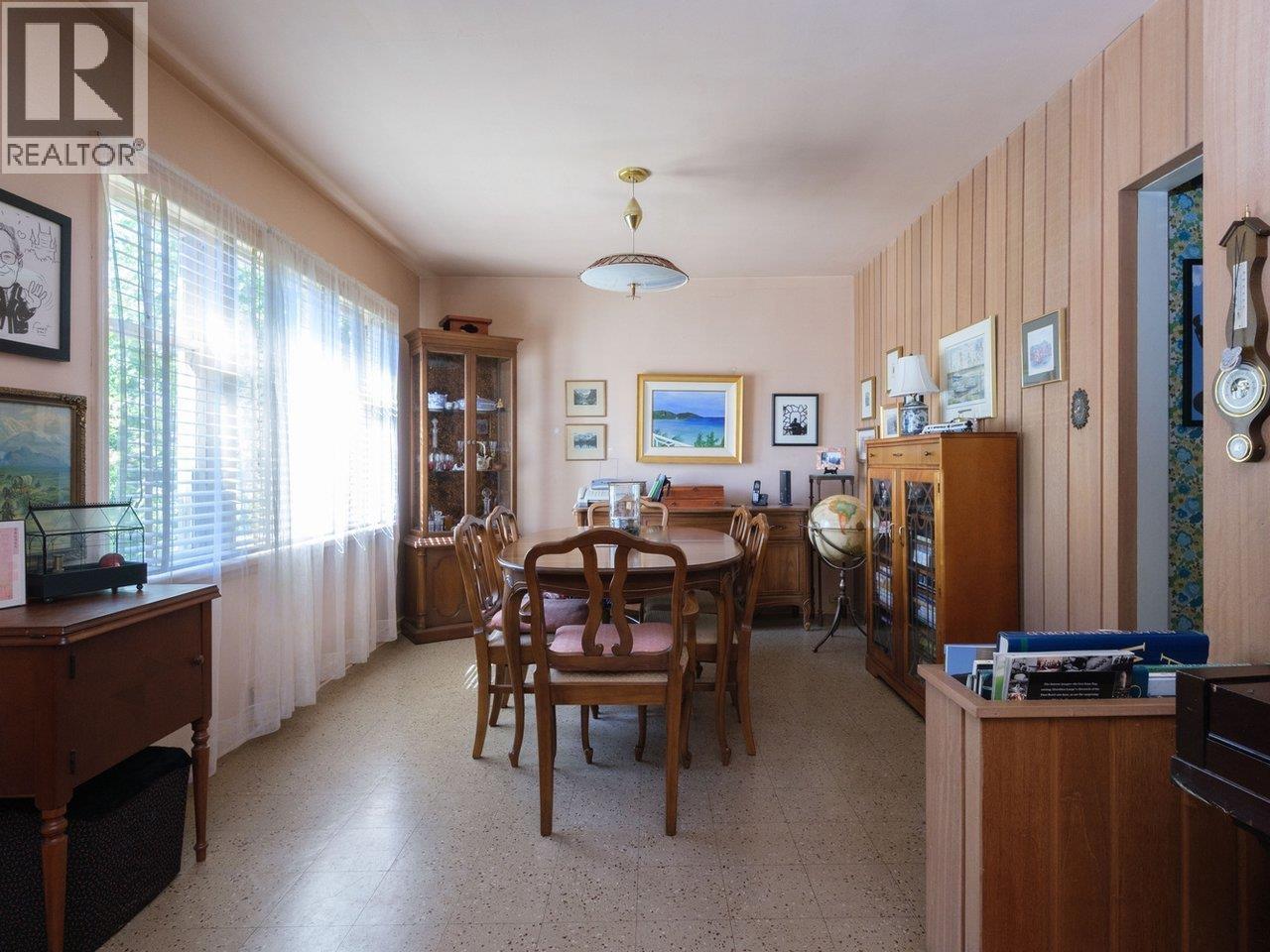 8510 Montcalm Street, Vancouver, British Columbia  V6P 4P7 - Photo 6 - R3086073