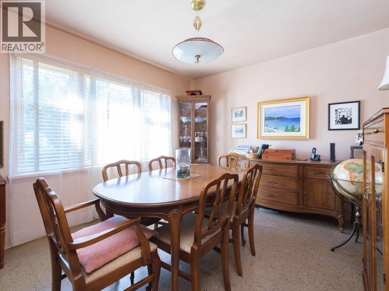 8510 Montcalm Street, Vancouver, British Columbia  V6P 4P7 - Photo 8 - R3086073