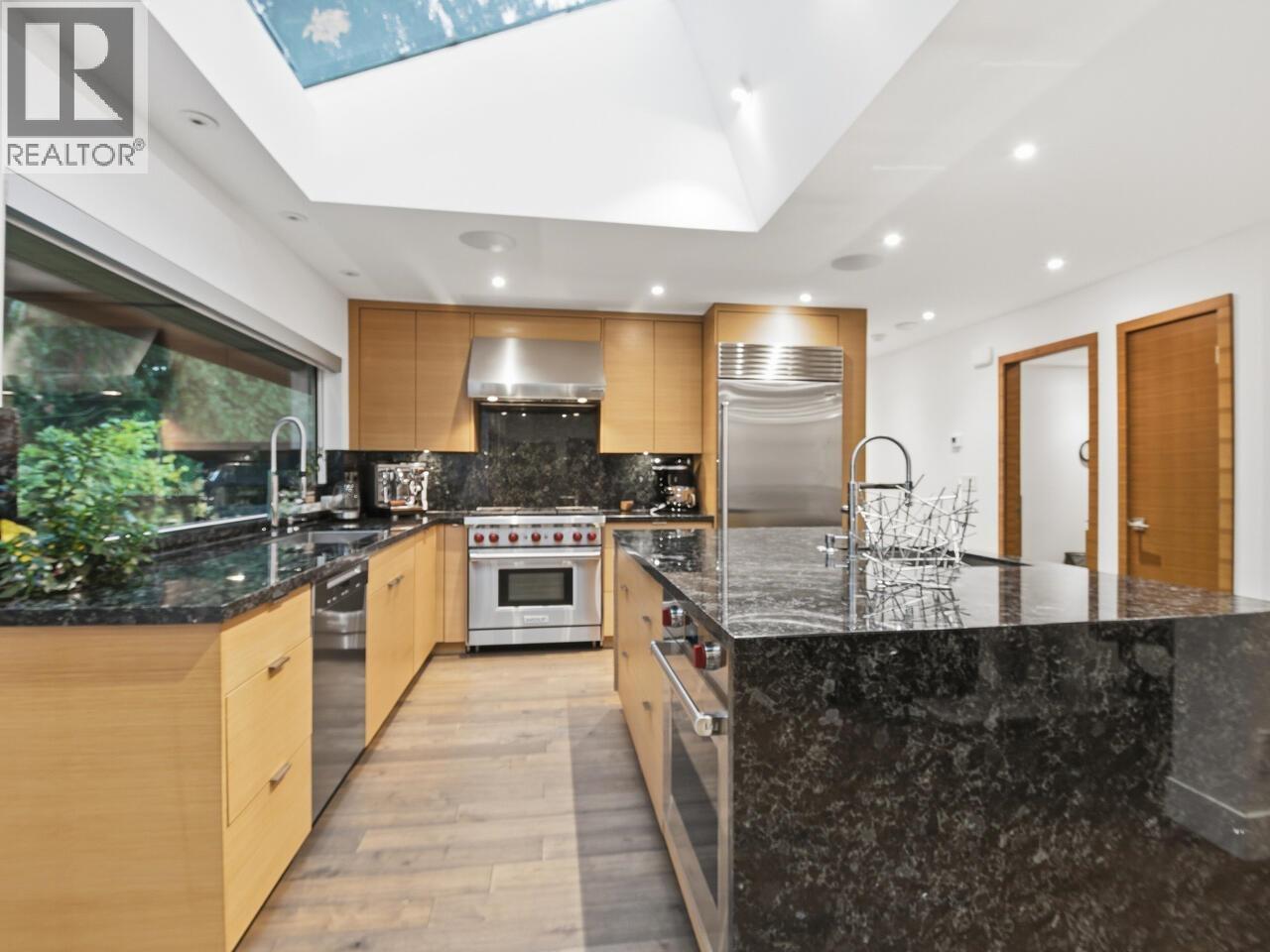 1381 Chine Crescent, Coquitlam, British Columbia  V3J 5X3 - Photo 5 - R3086079