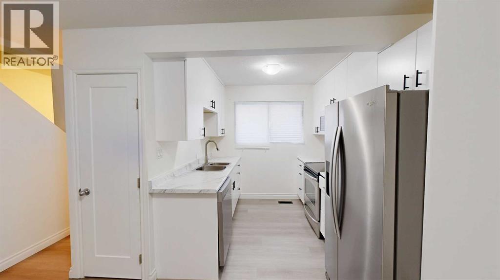 1, 115 Lafayette Boulevard W, Lethbridge, Alberta  T1K 4B9 - Photo 2 - A2282371