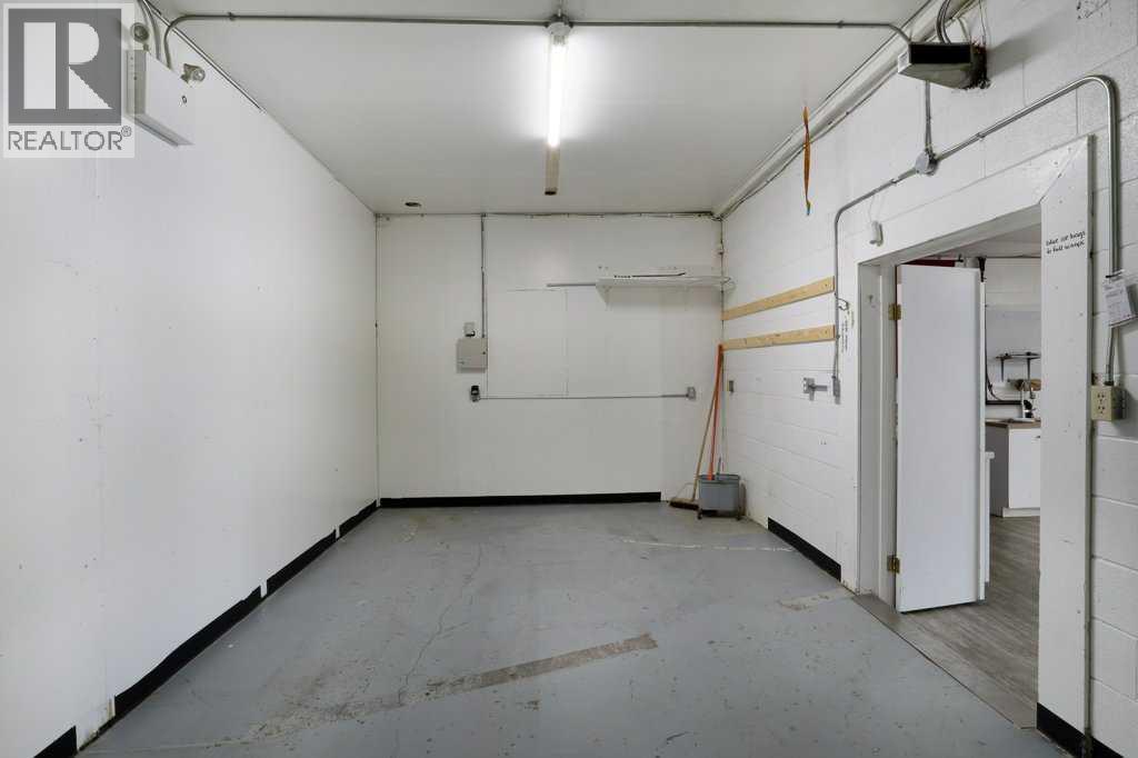 135 Young Road, Brooks, Alberta  T1R 0A3 - Photo 17 - A2247428