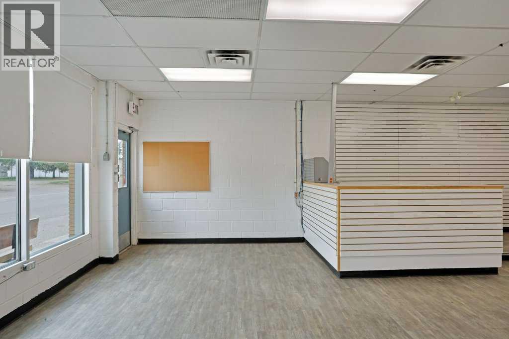 135 Young Road, Brooks, Alberta  T1R 0A3 - Photo 6 - A2247428