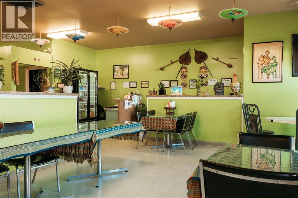 135 Young Road, Brooks, Alberta  T1R 0A1 - Photo 3 - A2275298