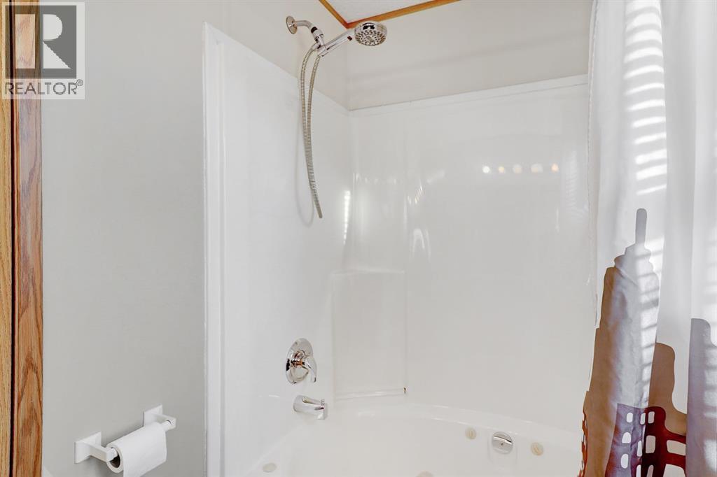 11011, 98 Street, Clairmont, Alberta  T0H 0W4 - Photo 11 - A2282476