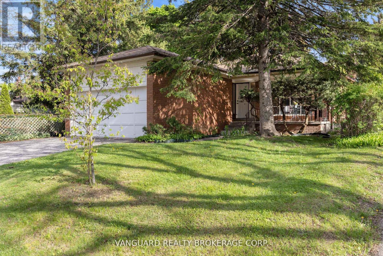 Main - 73 Centre Avenue, Toronto, Ontario  M2M 2L5 - Photo 1 - C12754950