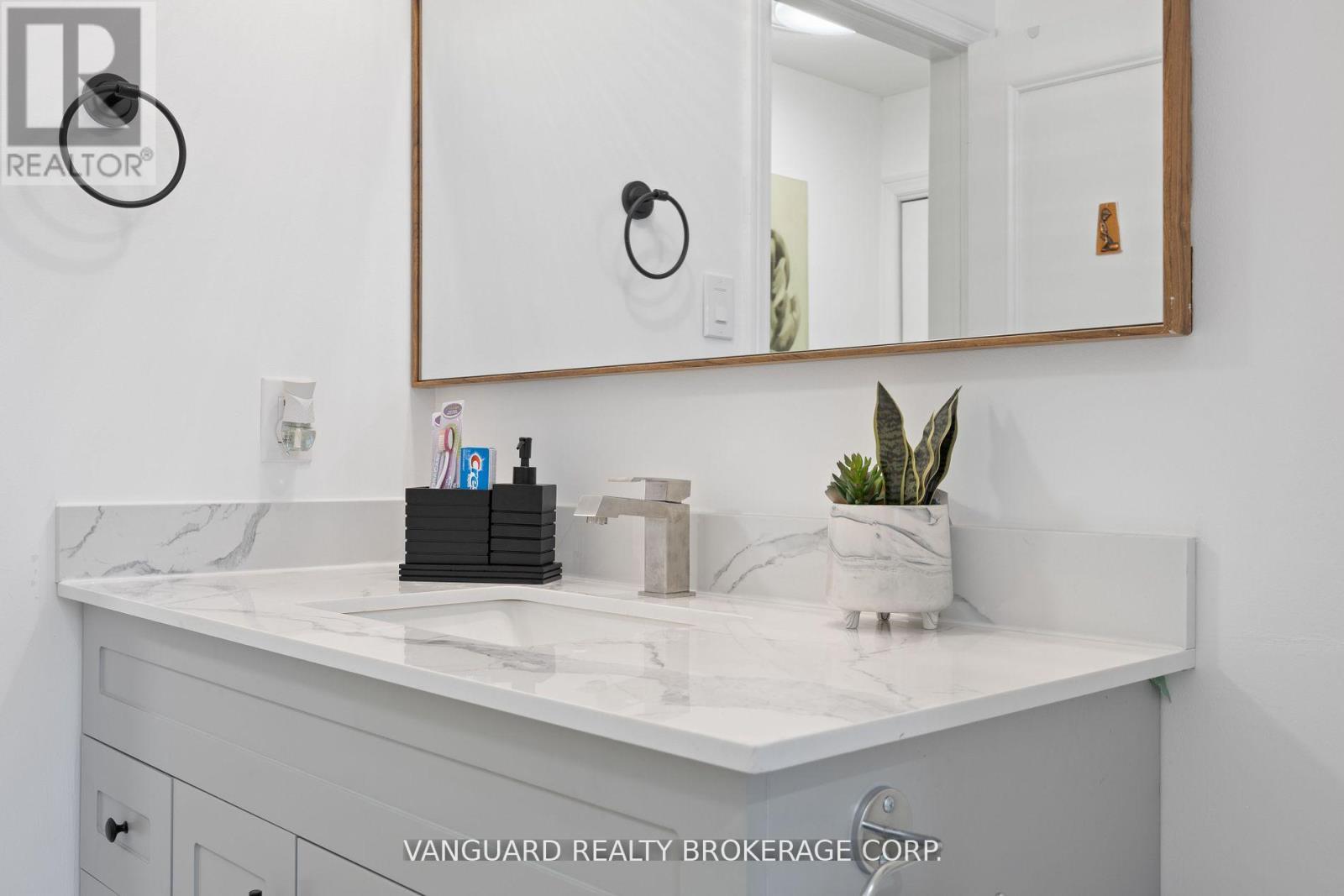 Main - 73 Centre Avenue, Toronto, Ontario  M2M 2L5 - Photo 24 - C12754950