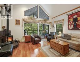 202 3050 HILLCREST DRIVE, Whistler, British Columbia