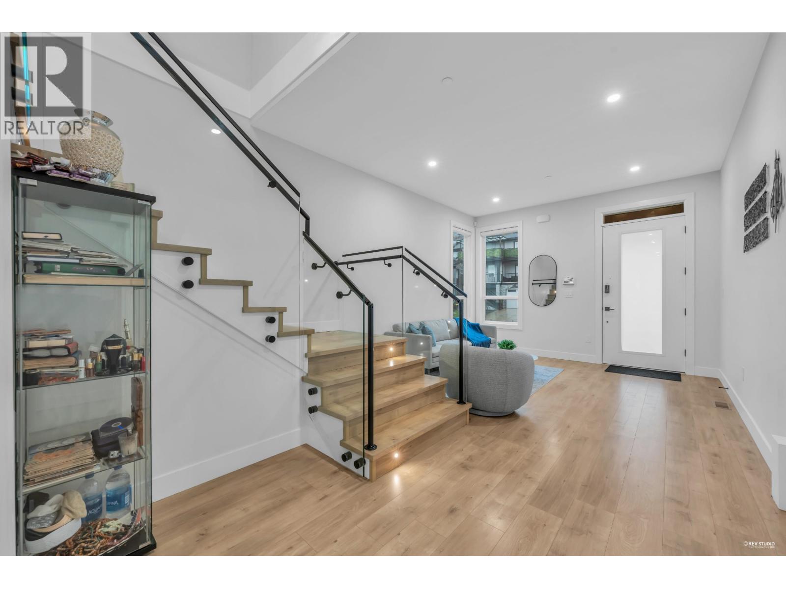 10509 Mcveety Street, Maple Ridge, British Columbia  V2W 0K3 - Photo 3 - R3085203