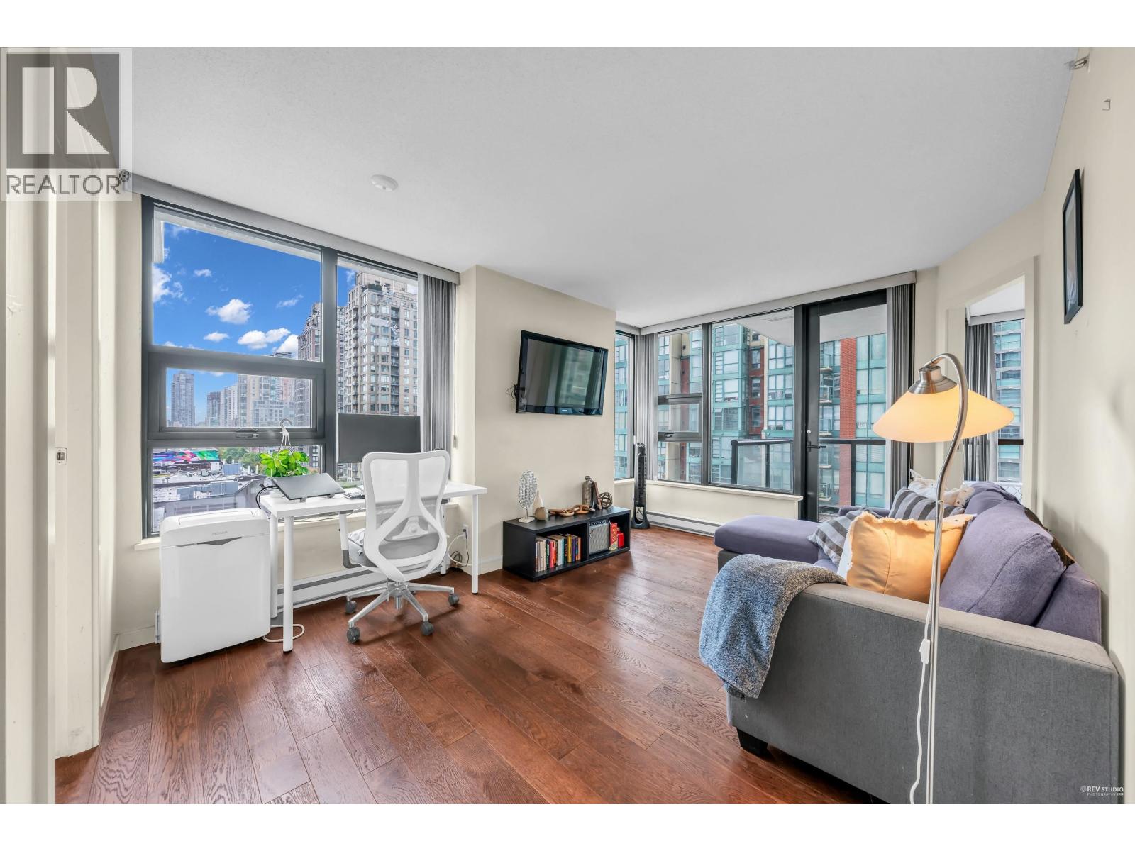 1001 928 HOMER STREET, Vancouver, British Columbia