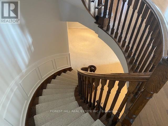 17 Dunloe Road, Richmond Hill, Ontario  L4B 2H6 - Photo 4 - N12754896