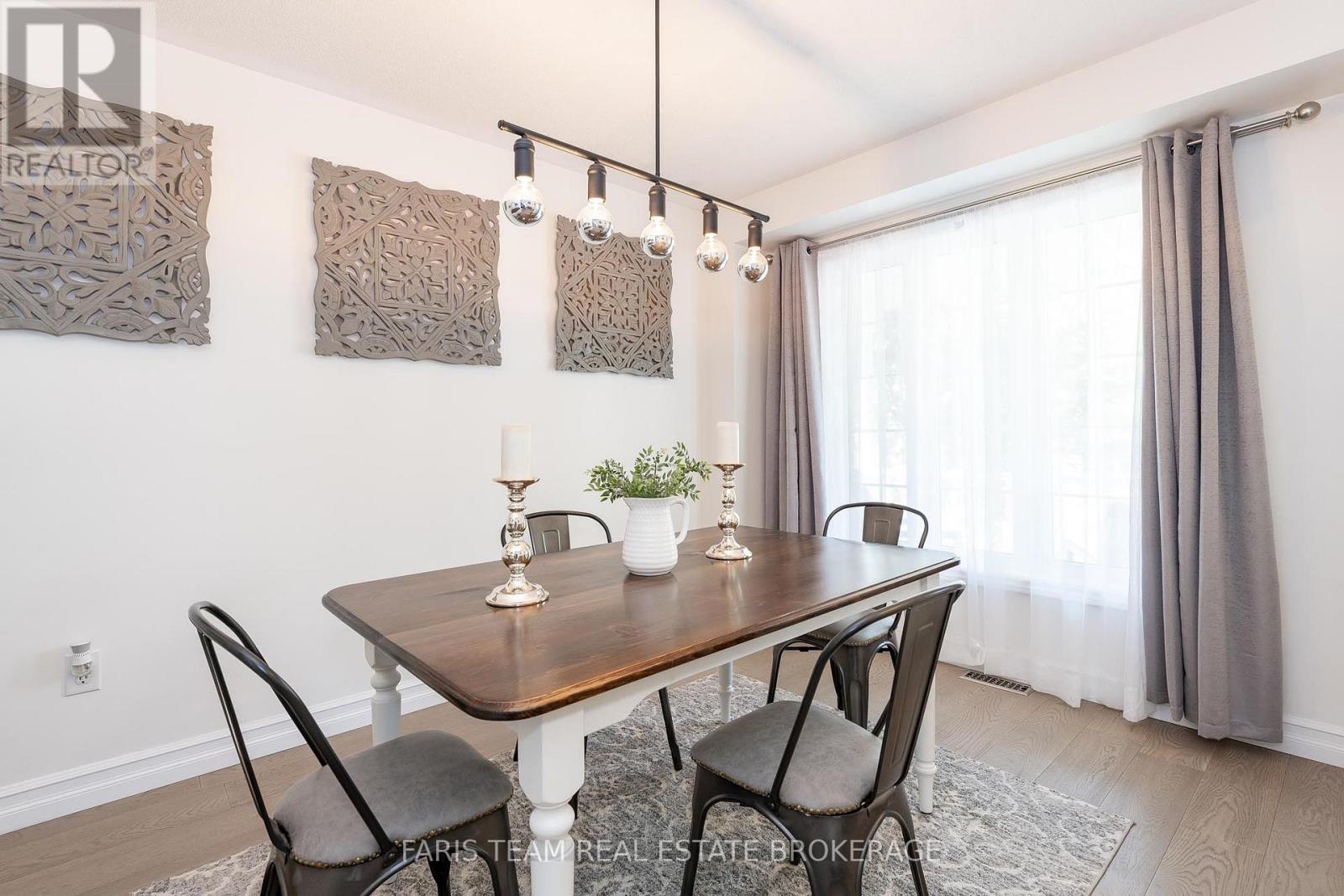 3 Saxon Road, Barrie (Innis-Shore), Ontario  L4M 7G6 - Photo 11 - S12754870