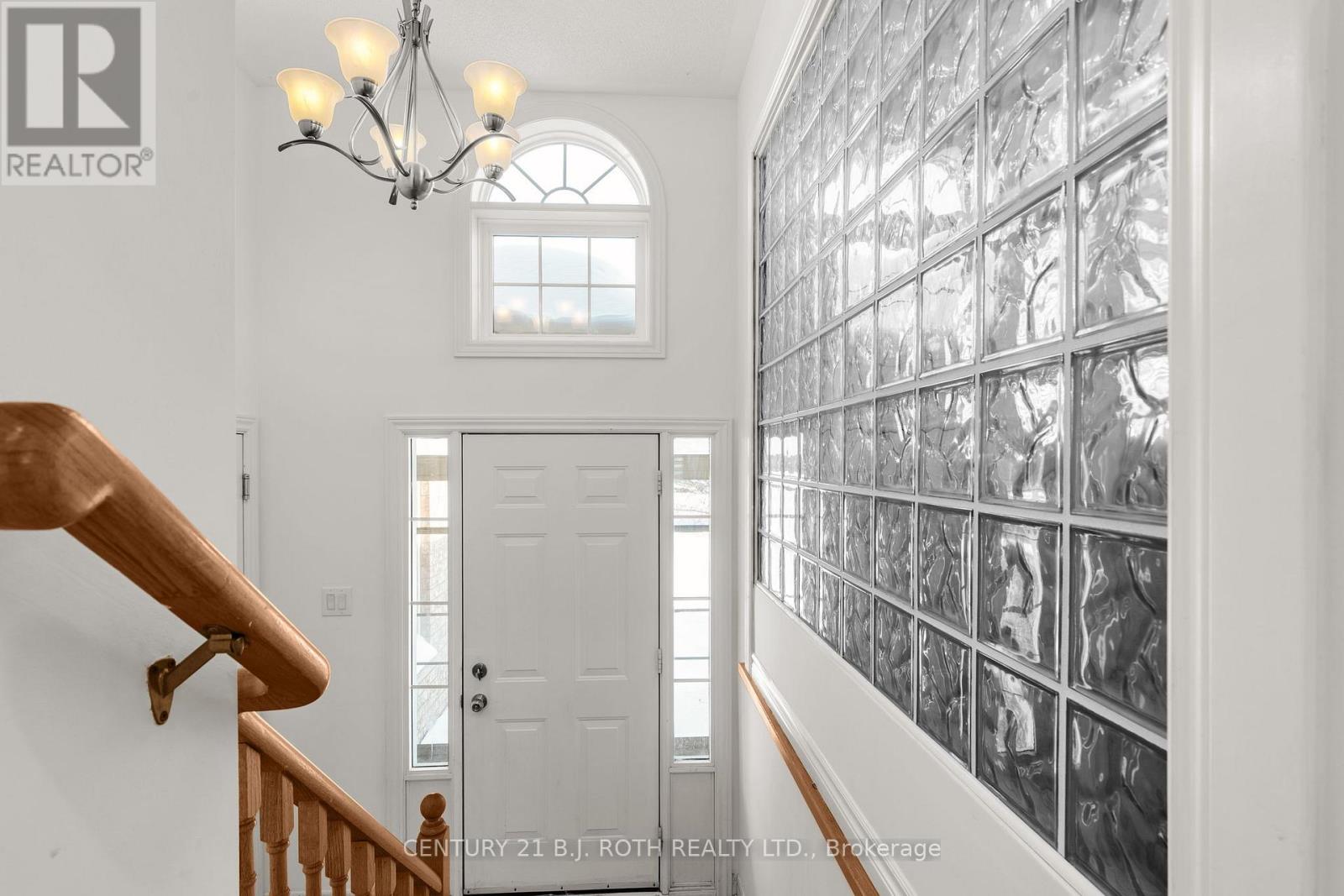 148 Marsellus Drive, Barrie (Holly), Ontario L4N 0E1 - Photo 2 - S12754908