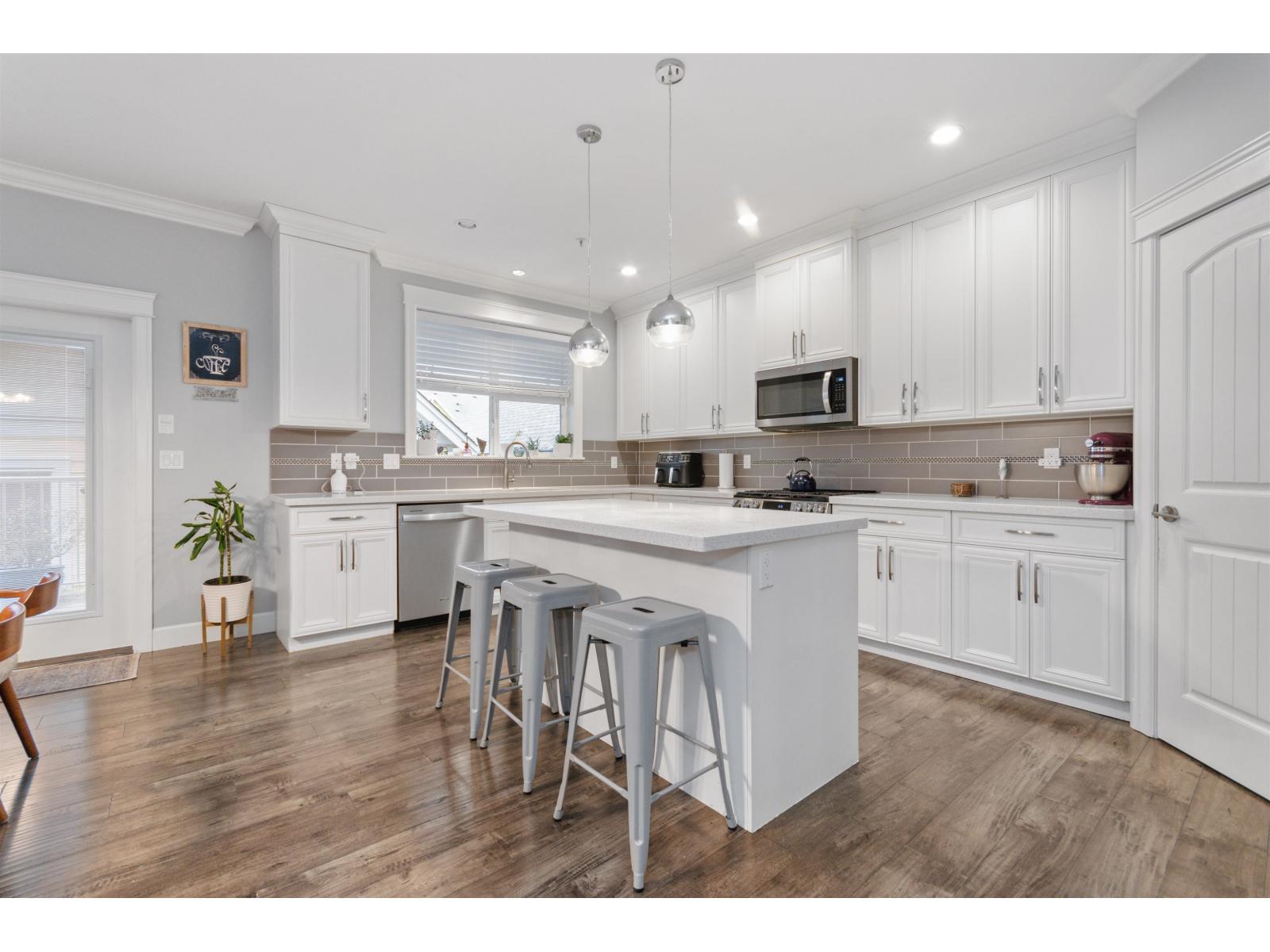 44763 Anglers Boulevard, Garrison Crossing, Chilliwack, British Columbia  V2R 0X7 - Photo 3 - R3086218