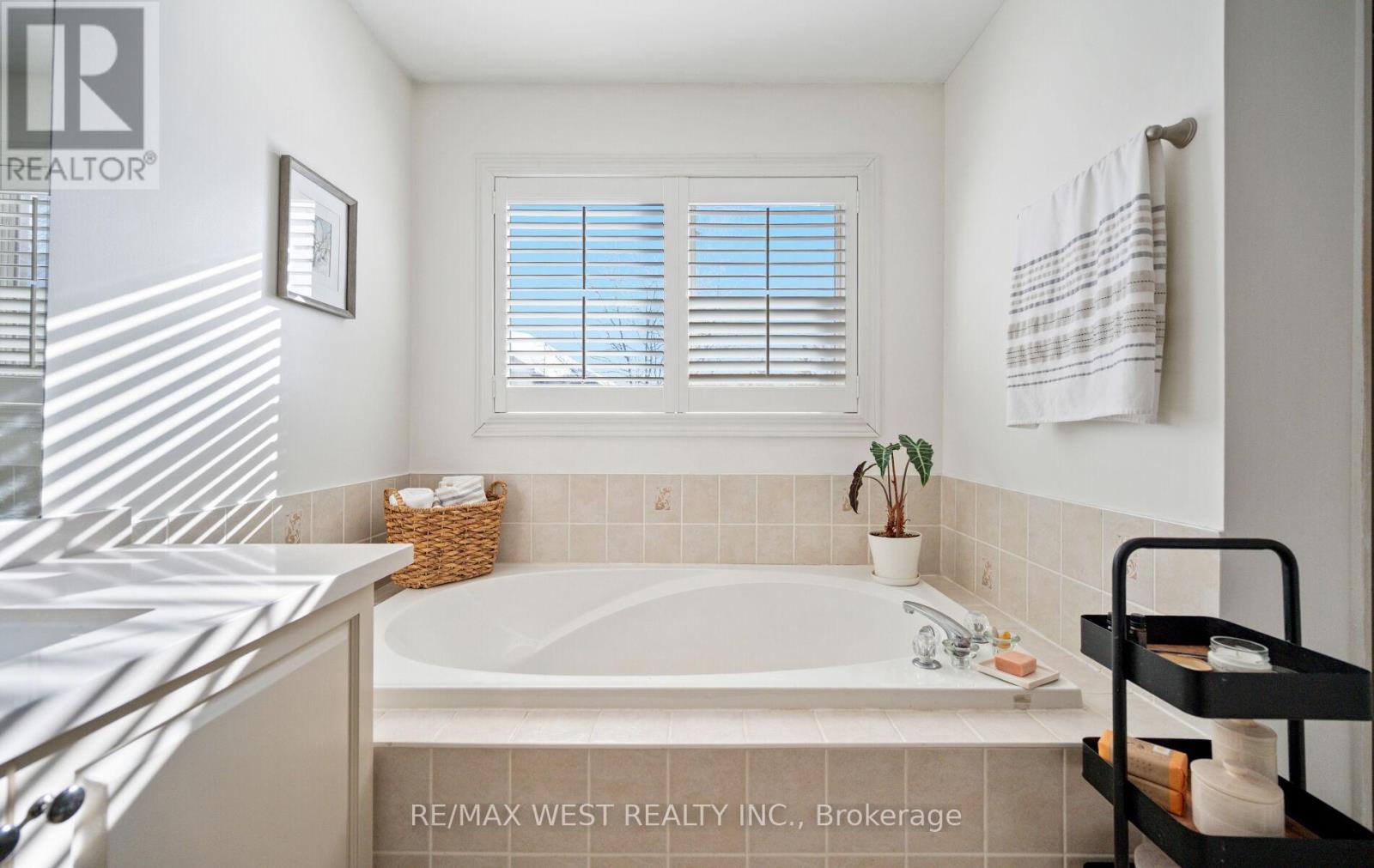 3374 Artesian Drive, Mississauga, Ontario  L5M 7J9 - Photo 34 - W12754920