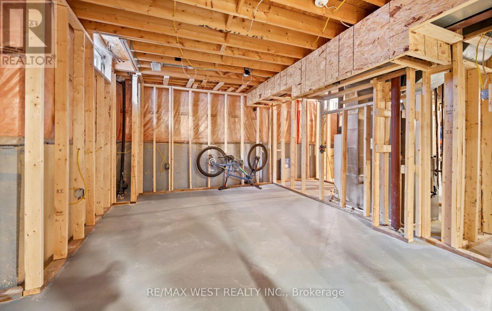 3374 Artesian Drive, Mississauga, Ontario  L5M 7J9 - Photo 40 - W12754920