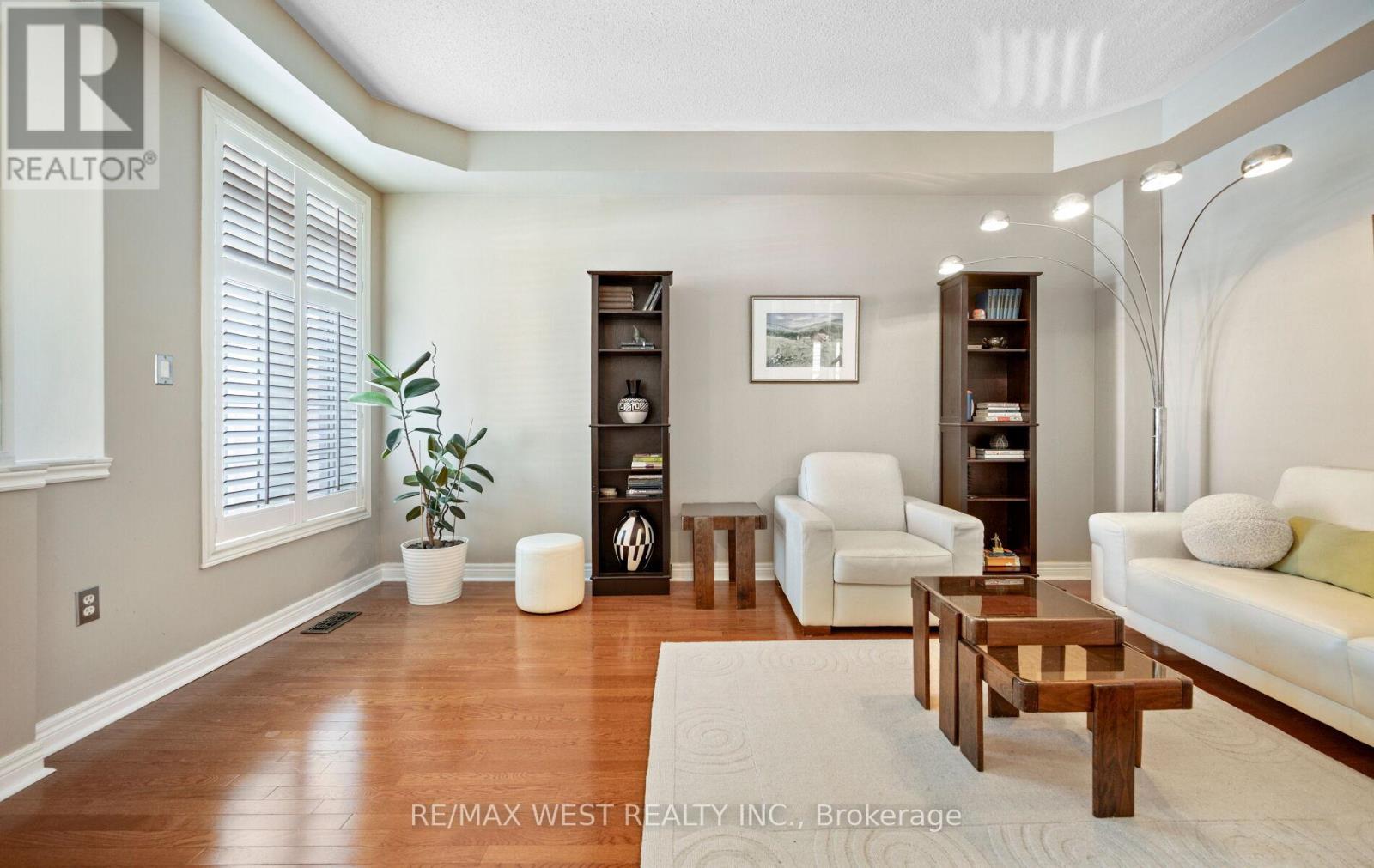 3374 Artesian Drive, Mississauga, Ontario  L5M 7J9 - Photo 8 - W12754920