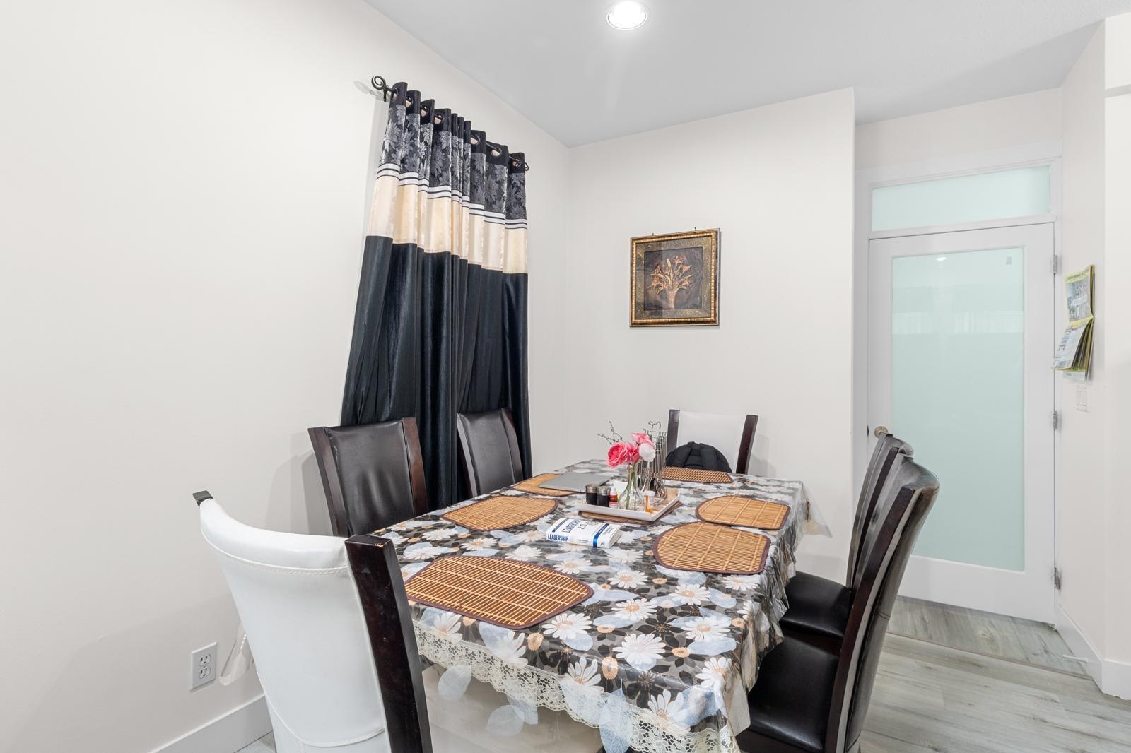 12625 Hampton Court, Surrey, British Columbia  V3W 1N2 - Photo 11 - R3085196