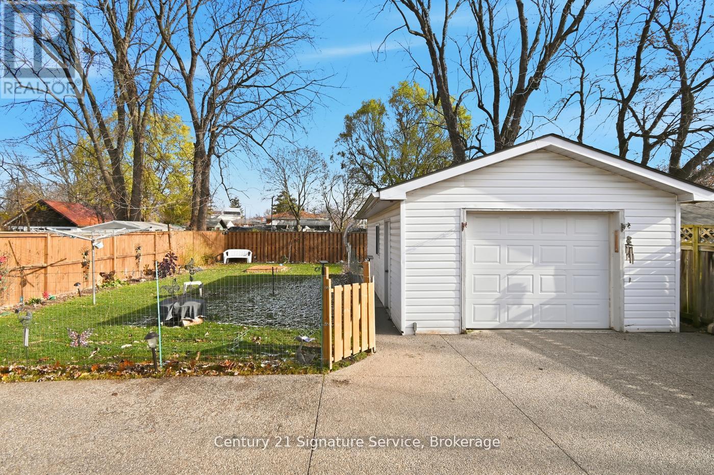 30 Louth Street, St. Catharines, Ontario  L2S 2T4 - Photo 7 - X12754876