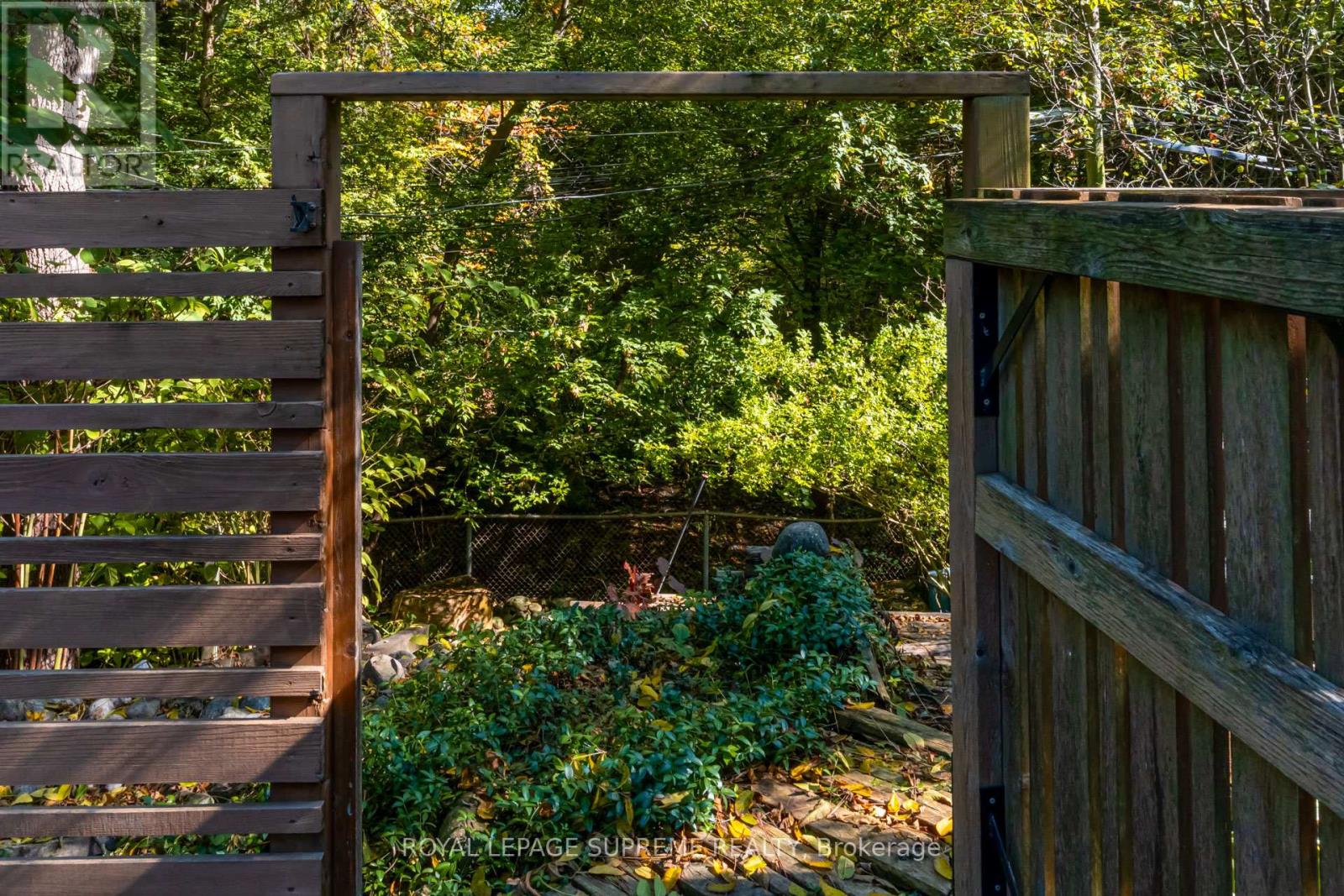 11 West Lynn Avenue, Toronto, Ontario  M4C 3V7 - Photo 39 - E12754000