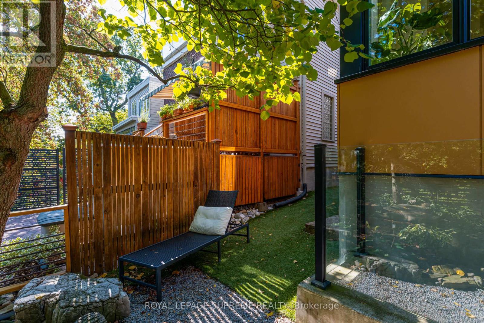 11 West Lynn Avenue, Toronto, Ontario  M4C 3V7 - Photo 31 - E12754000