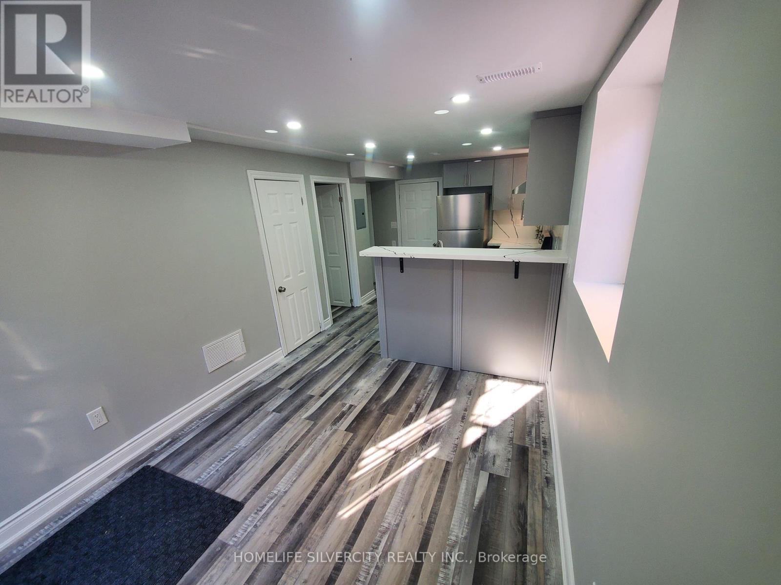 Bsmt - 44 Wildberry Crescent, Brampton, Ontario  L6R 1K1 - Photo 2 - W12754540