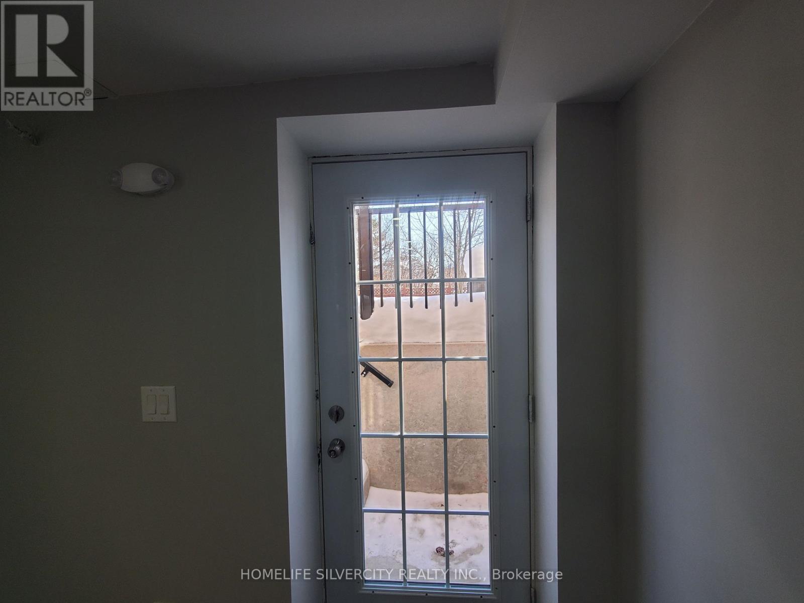 Bsmt - 44 Wildberry Crescent, Brampton, Ontario  L6R 1K1 - Photo 4 - W12754540