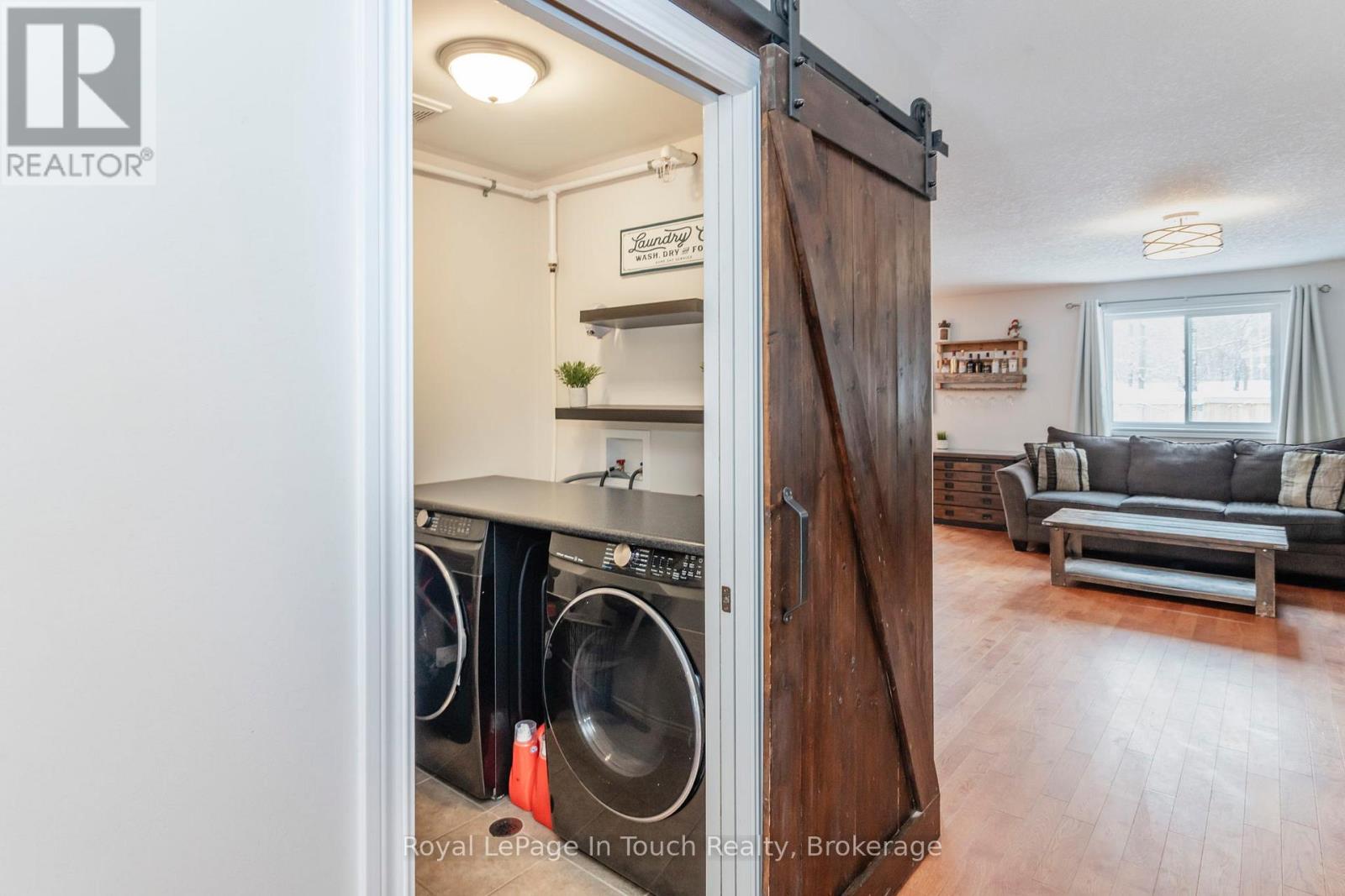 13 Hunter Avenue, Tay (Victoria Harbour), Ontario  L0K 2A0 - Photo 23 - S12755200