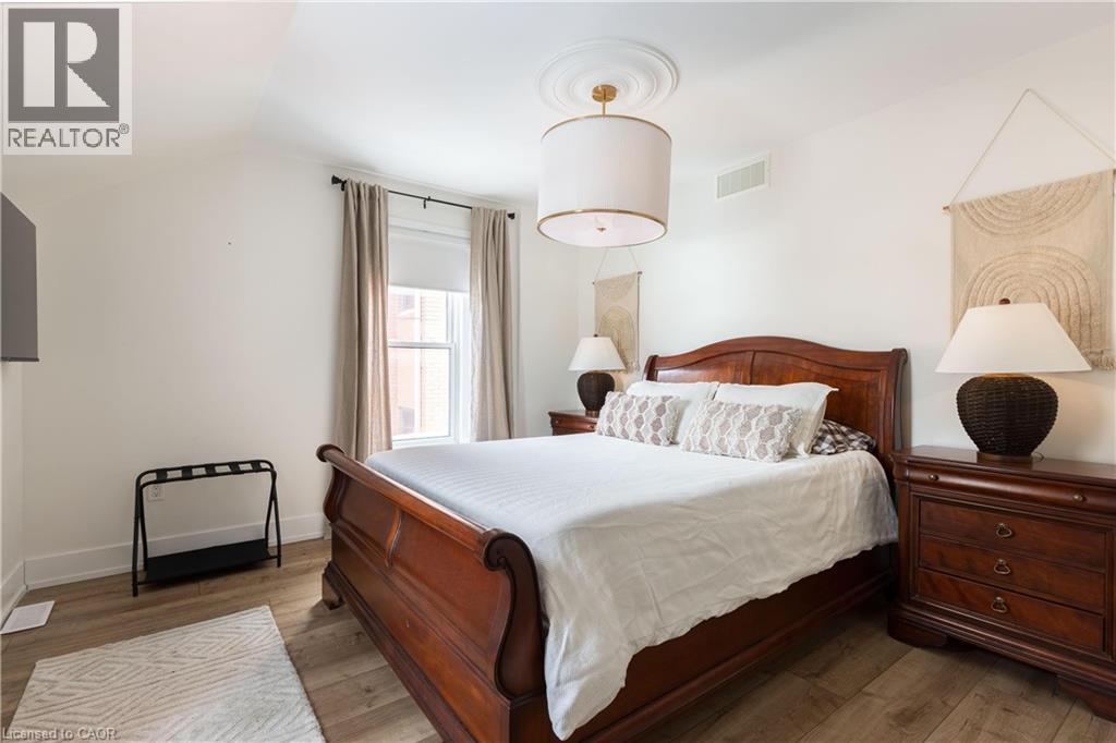 8-10 Ontario Street, Grimsby, Ontario  L3M 3G9 - Photo 32 - 40802695