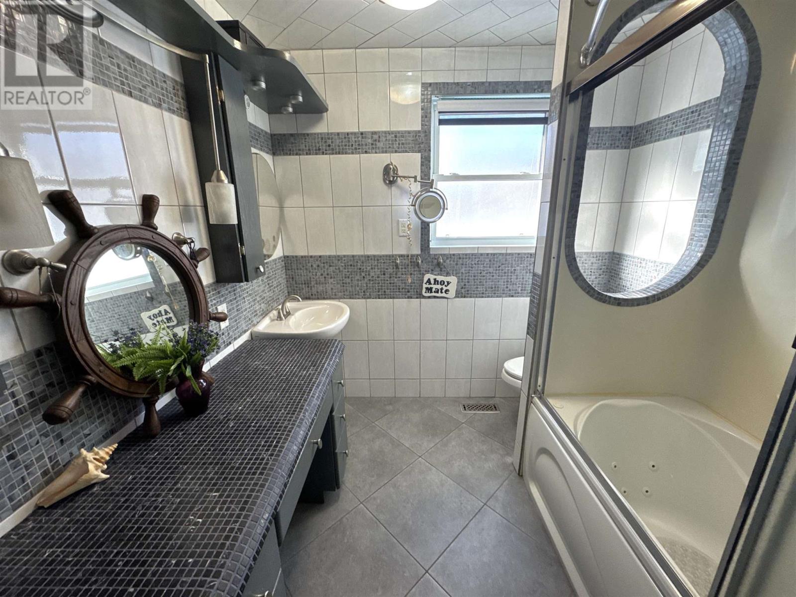 9 Axmith Ave, Elliot Lake, Ontario  P5A 1B5 - Photo 15 - SM260123