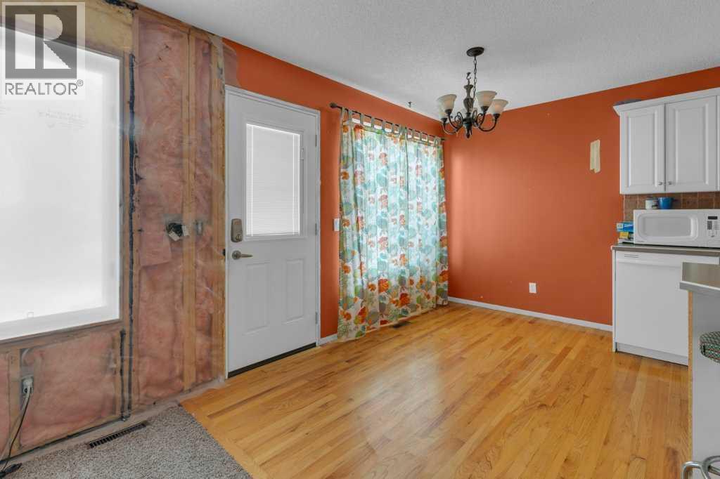 10832 Valley Springs Road Nw, Calgary, Alberta  T3B 5R2 - Photo 22 - A2282530