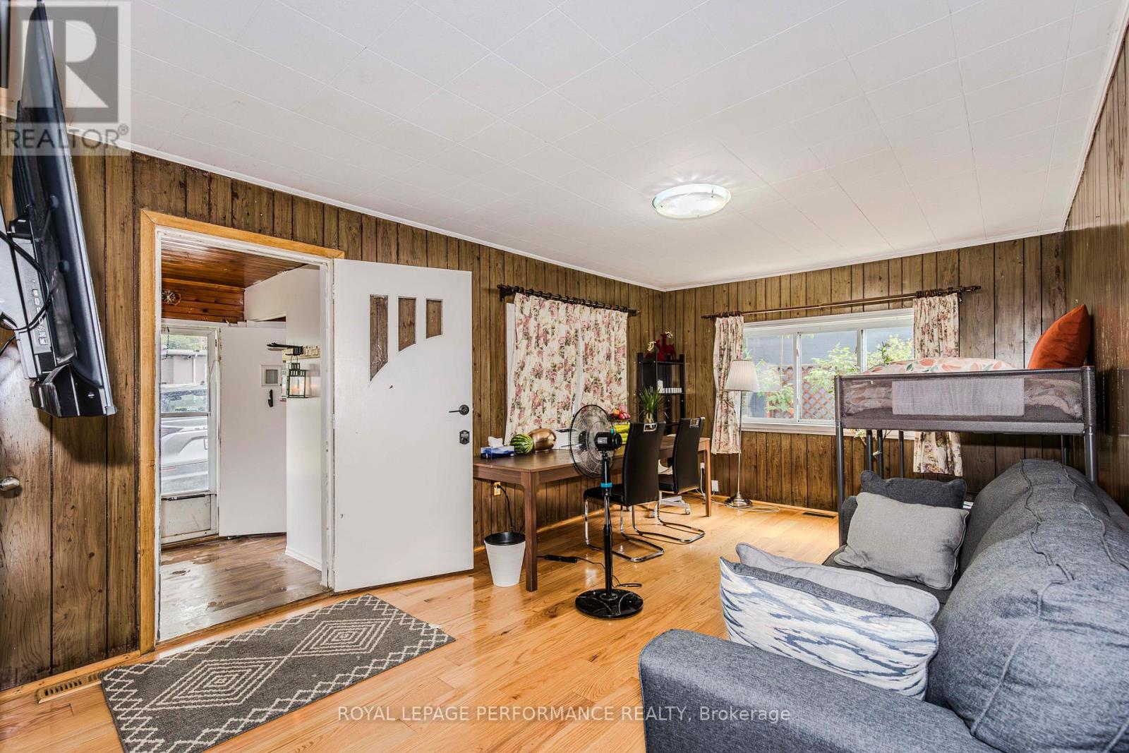 98 Boyce Avenue, Ottawa, Ontario  K2B 6J2 - Photo 4 - X12755004