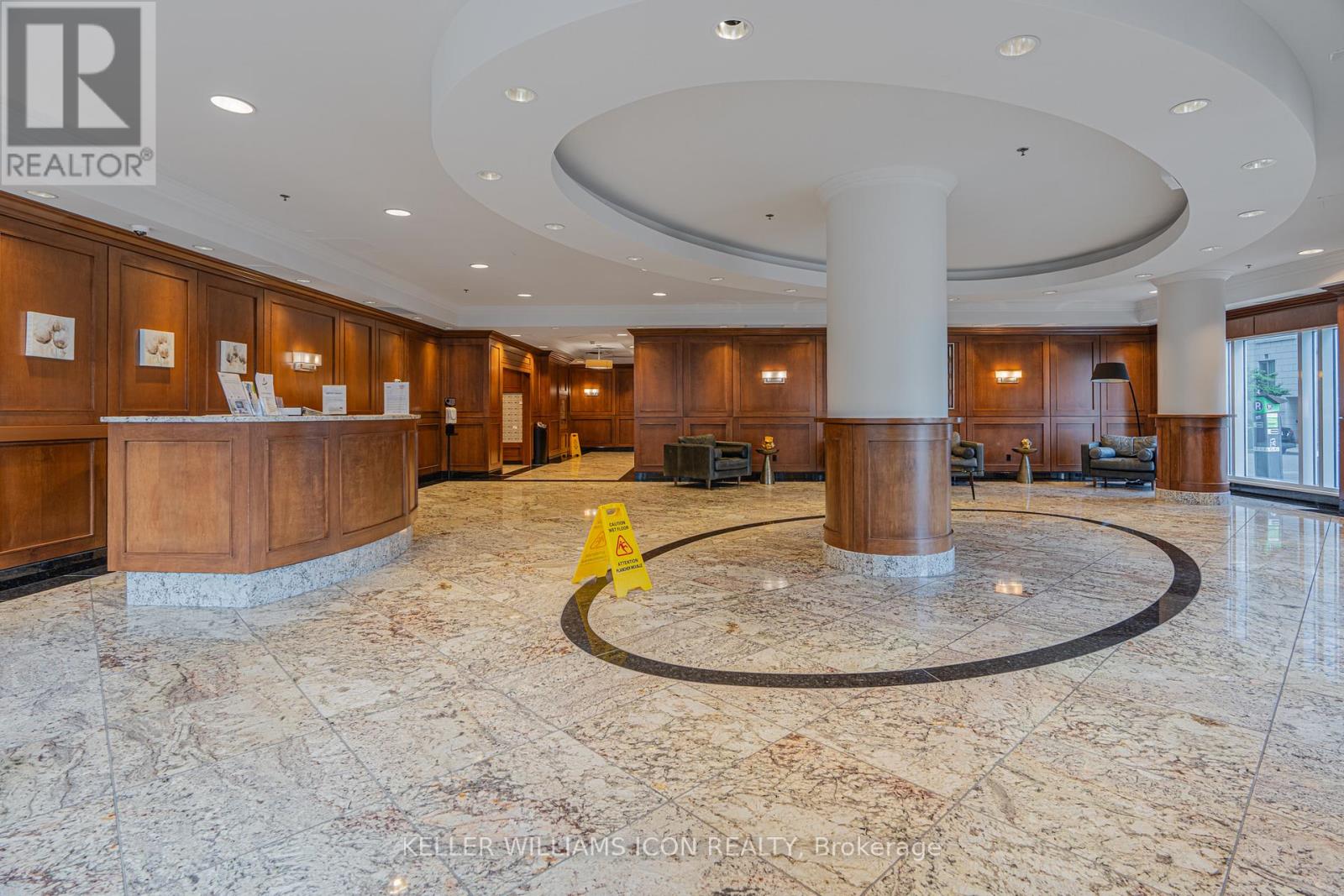 1301 - 195 Besserer Street, Ottawa, Ontario  K1N 0B6 - Photo 2 - X12755064