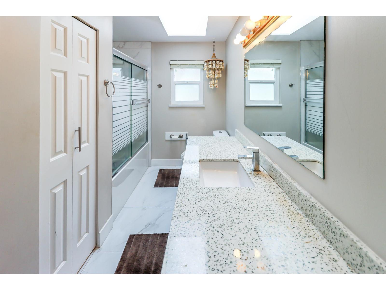 7176 124 Street, Surrey, British Columbia  V3W 3W8 - Photo 5 - R3085778