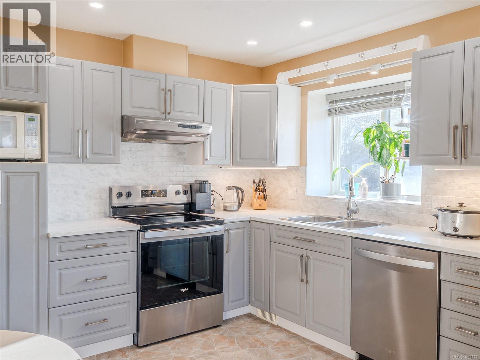 6614 Everest Dr, Nanaimo, British Columbia  V9T 6H6 - Photo 9 - 1023777