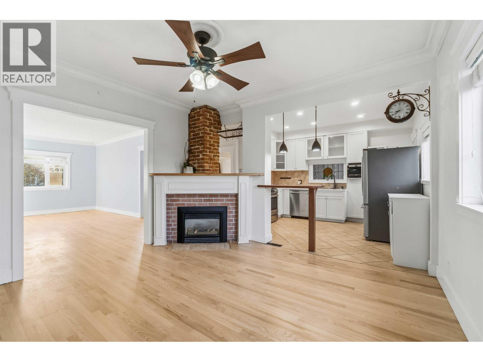 Listing Picture 7 of 34 : 621 E 23RD AVENUE, Vancouver / 溫哥華 - 魯藝地產 Yvonne Lu Group - MLS Medallion Club Member