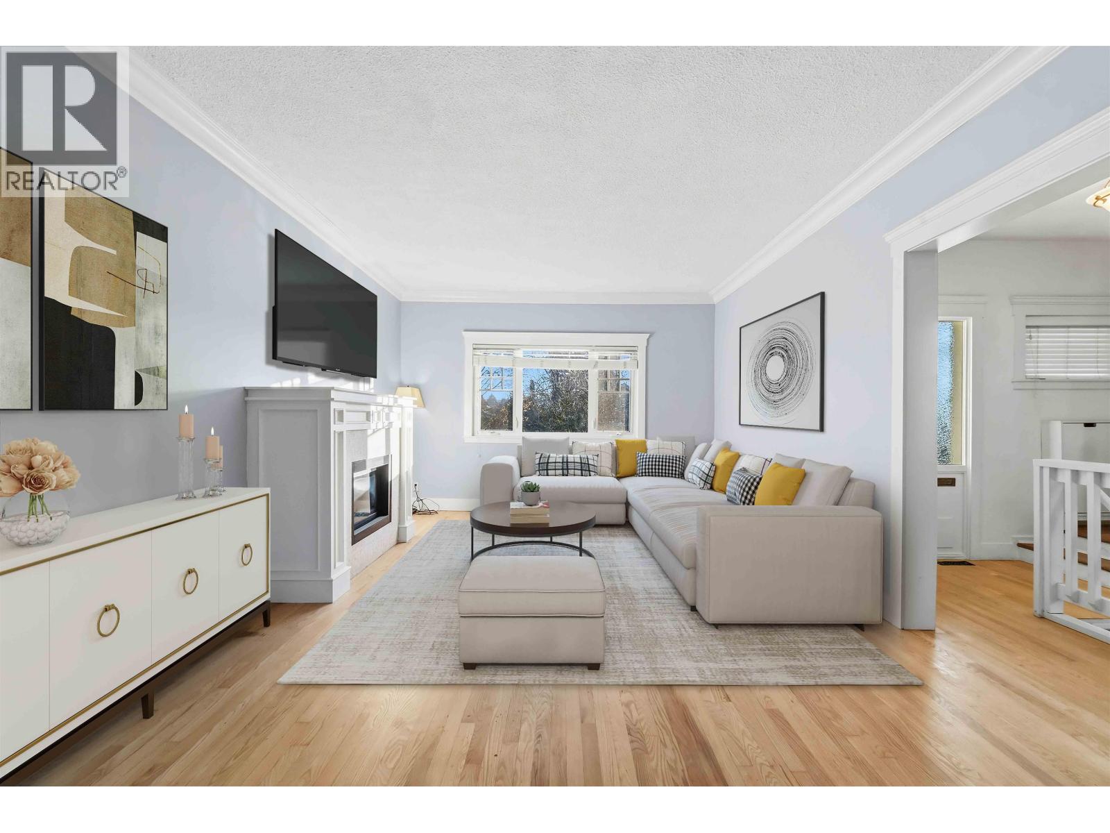 Listing Picture 4 of 34 : 621 E 23RD AVENUE, Vancouver / 溫哥華 - 魯藝地產 Yvonne Lu Group - MLS Medallion Club Member