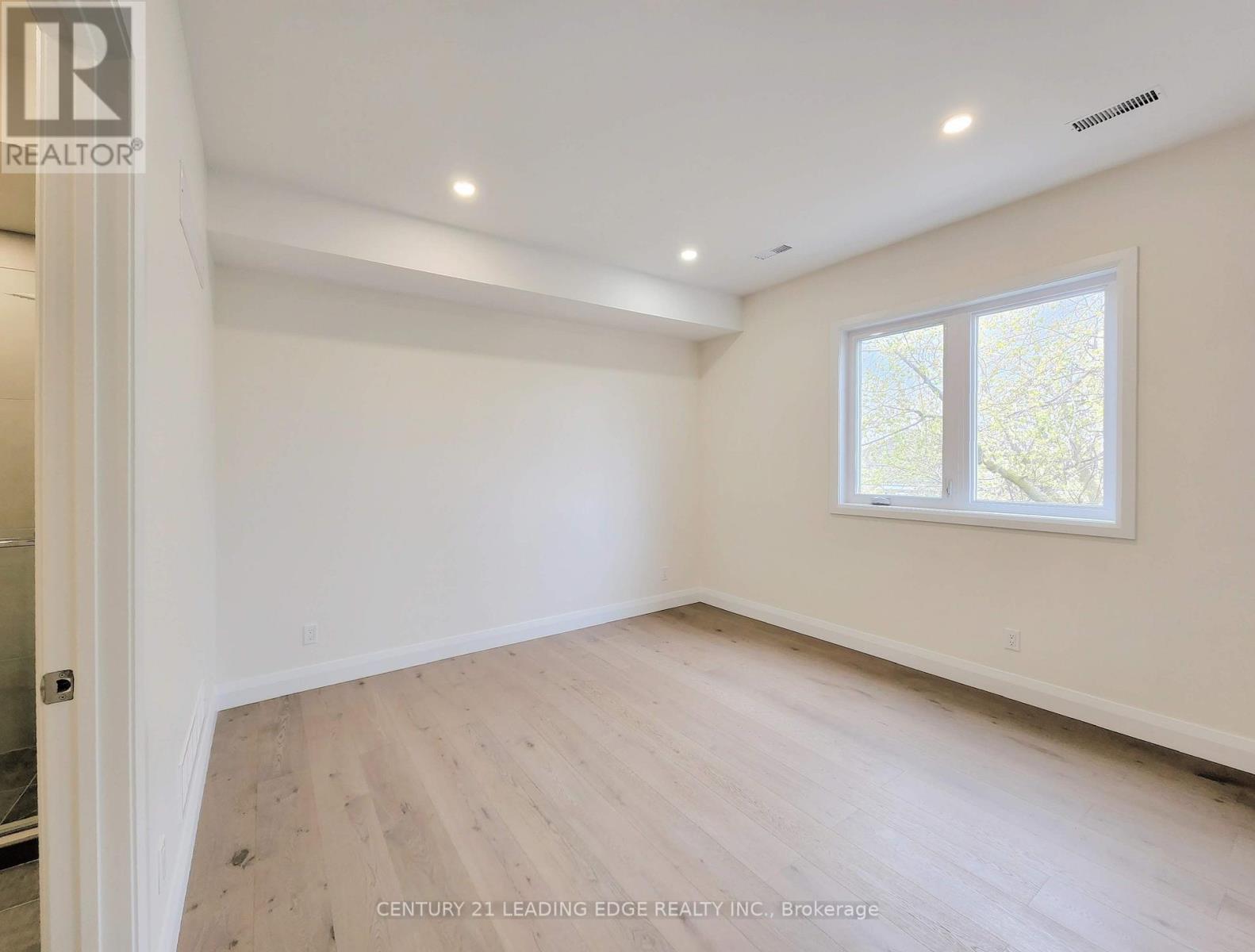 2nd Fl - 346 Lauder Avenue, Toronto, Ontario  M6E 3H8 - Photo 5 - C12755188