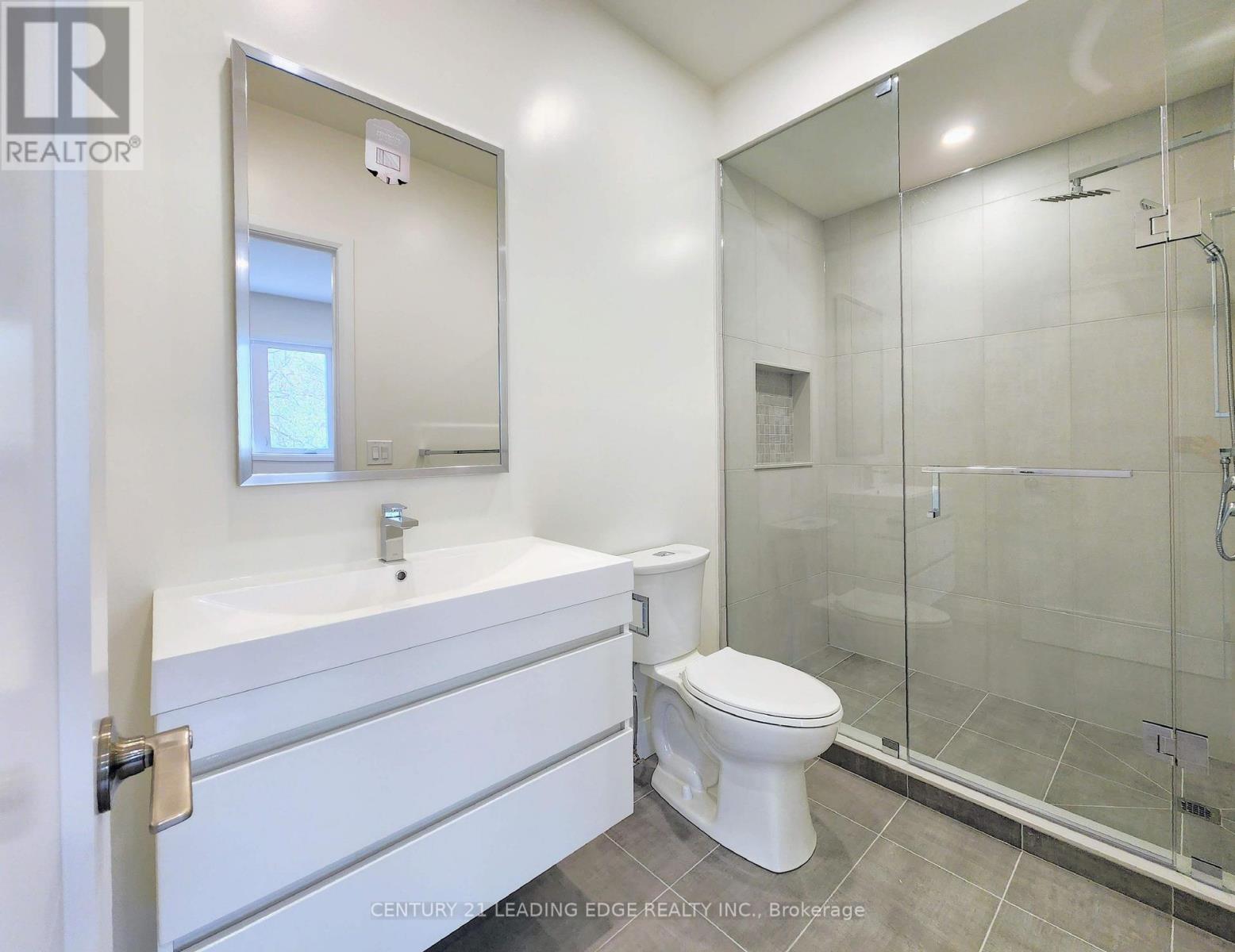 2nd Fl - 346 Lauder Avenue, Toronto, Ontario  M6E 3H8 - Photo 9 - C12755188