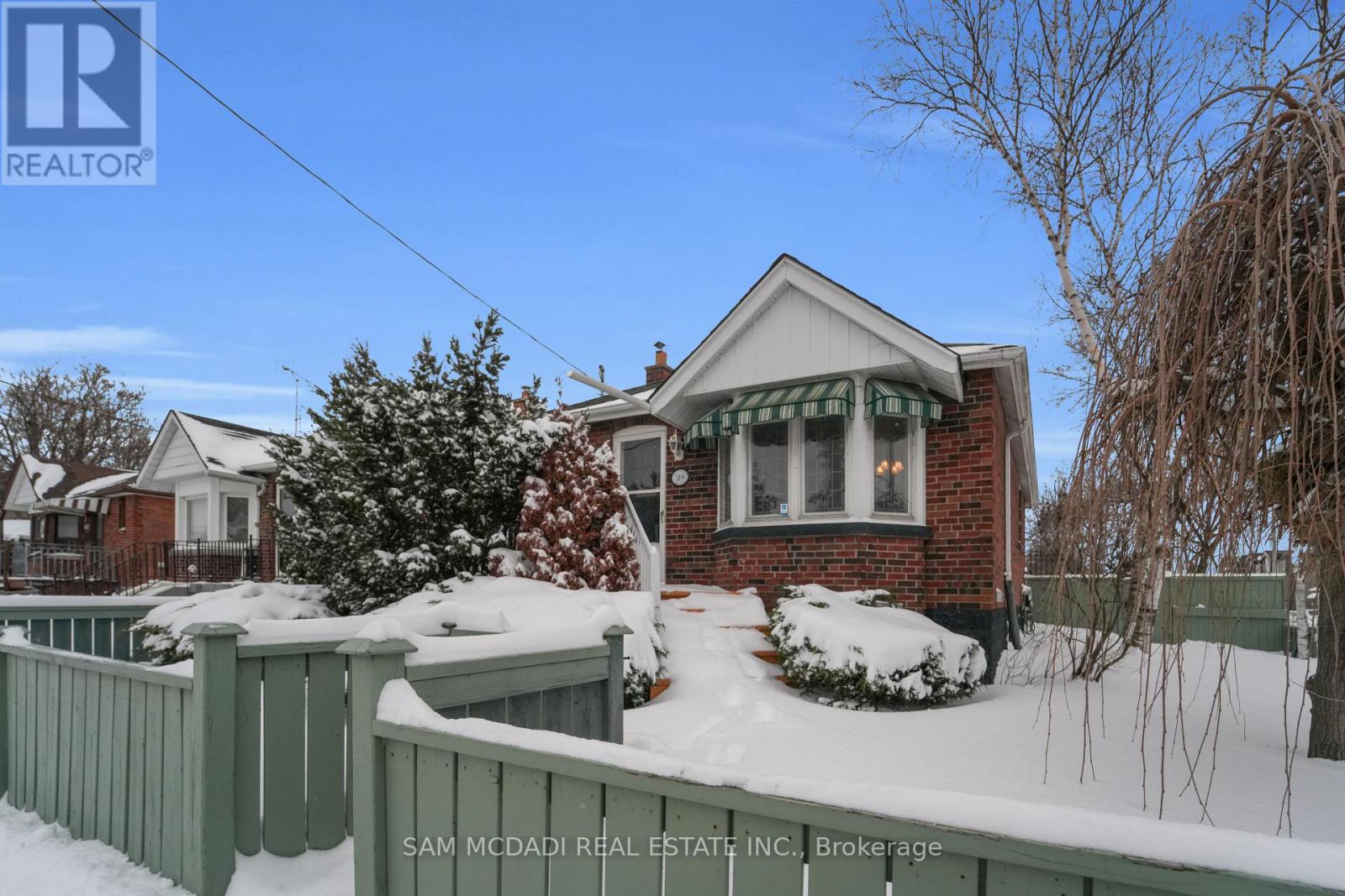 319 COSBURN AVENUE, Toronto, Ontario