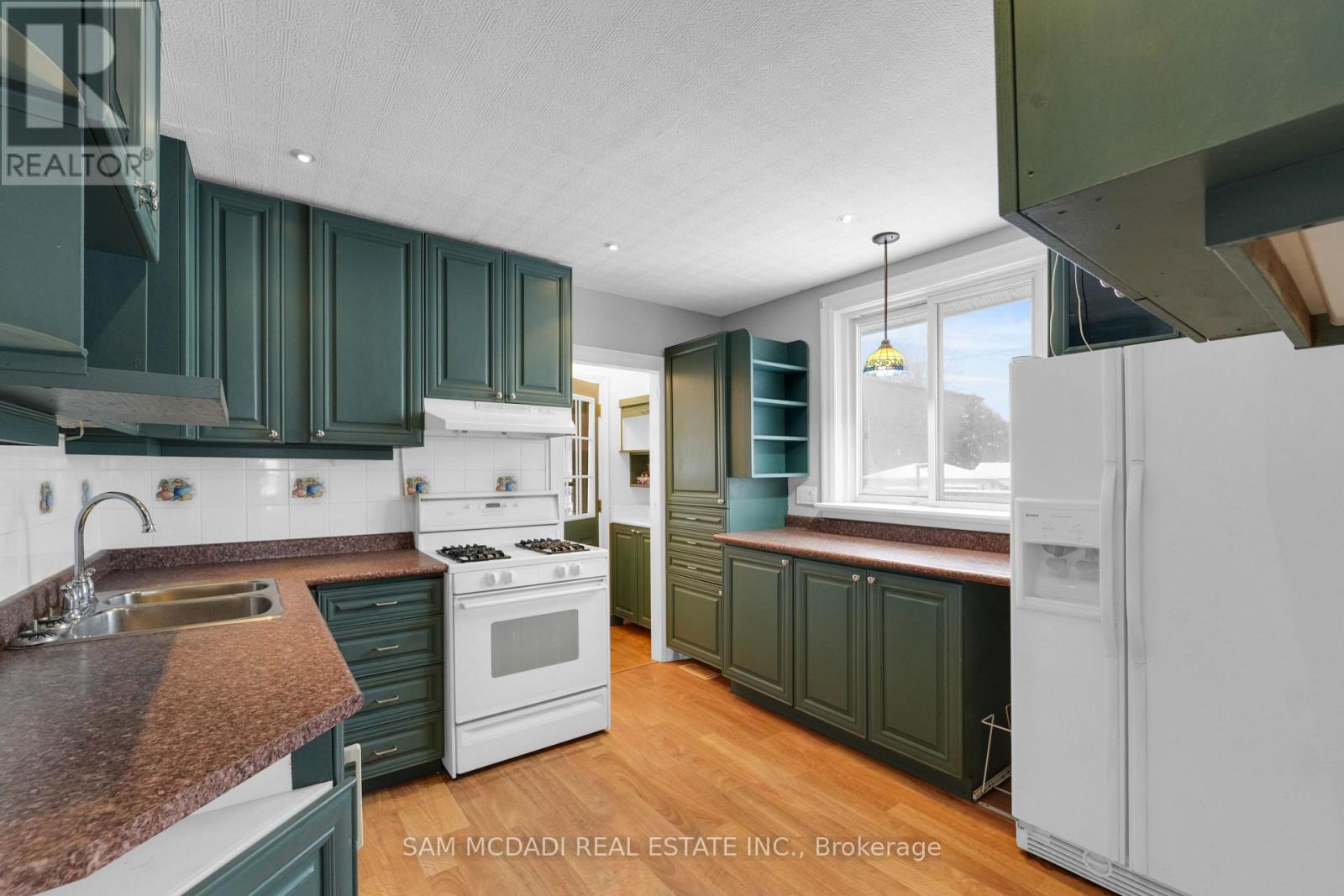 319 Cosburn Avenue, Toronto, Ontario  M4J 2N1 - Photo 17 - E12755204