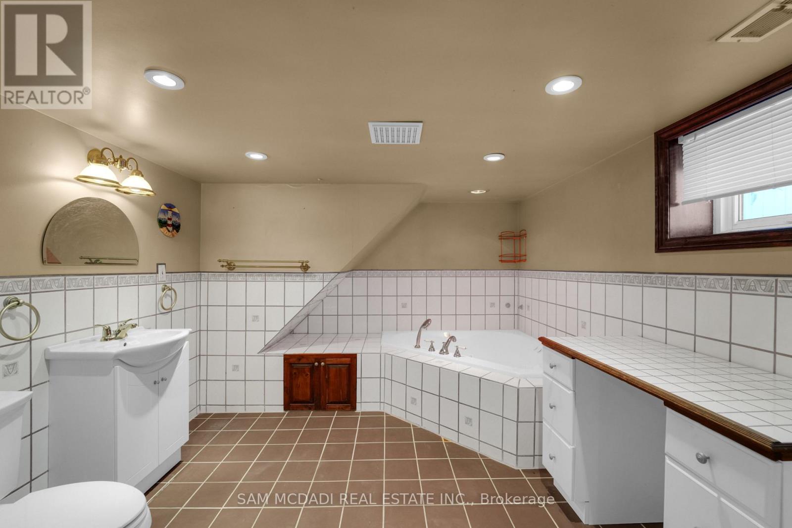 319 Cosburn Avenue, Toronto, Ontario  M4J 2N1 - Photo 32 - E12755204