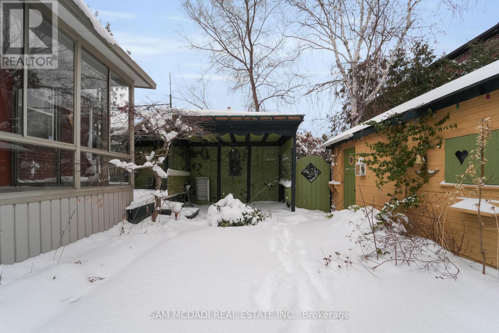 319 Cosburn Avenue, Toronto, Ontario  M4J 2N1 - Photo 9 - E12755204