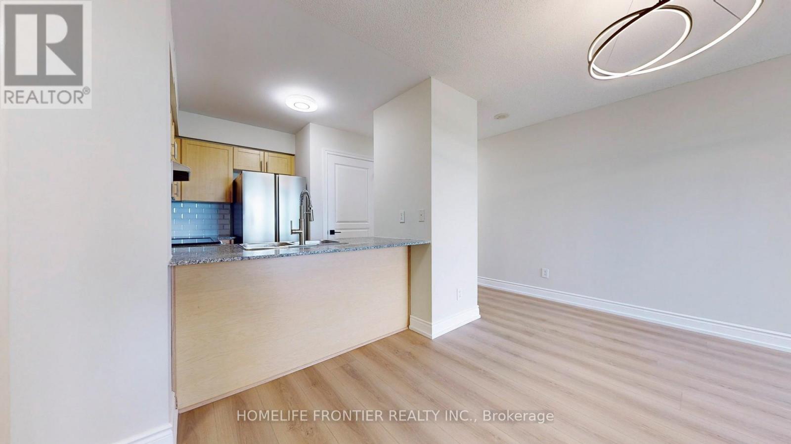 1007 - 7 North Park Road, Vaughan, Ontario L4J 0C9 - Photo 4 - N12755036