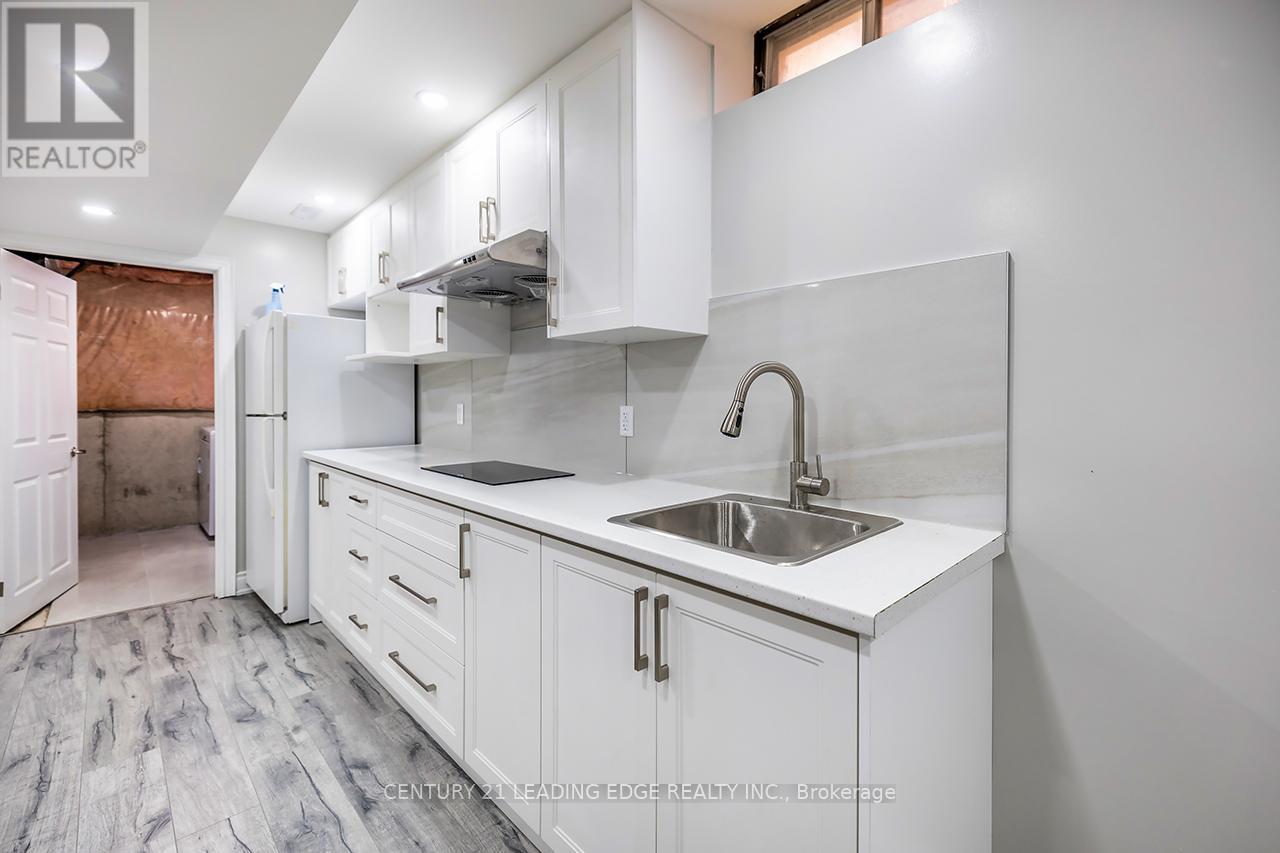 121 Trail Ridge Lane, Markham, Ontario  L6C 2C6 - Photo 21 - N12755142