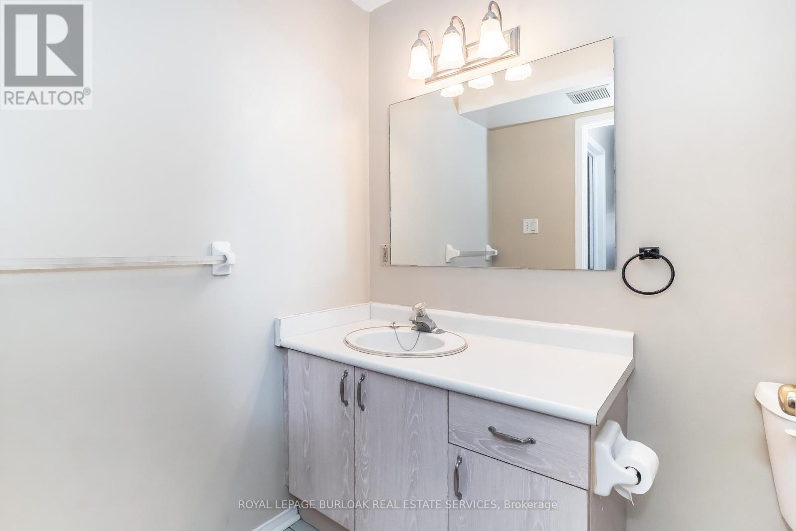 94 Sanford Street, Barrie (Sanford), Ontario  L4N 3C5 - Photo 19 - S12755048