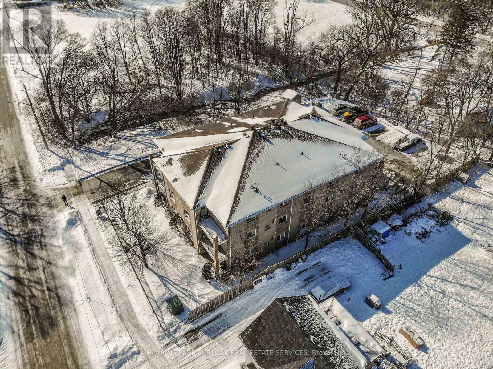 94 Sanford Street, Barrie (Sanford), Ontario  L4N 3C5 - Photo 27 - S12755048