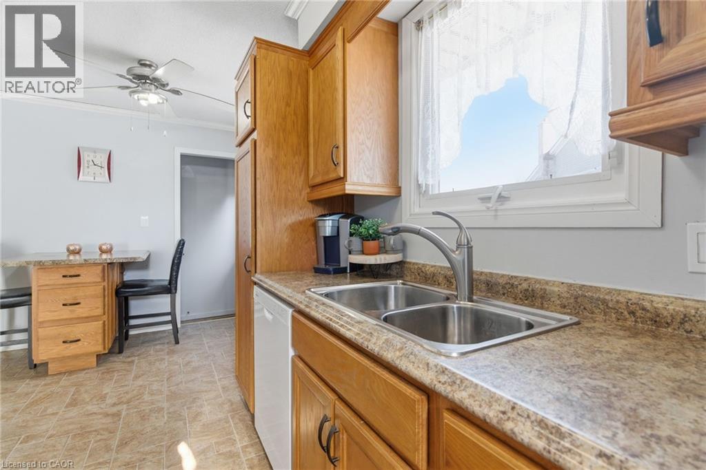 30 Rainbow Court, Welland, Ontario  L3C 6R4 - Photo 7 - 40772334